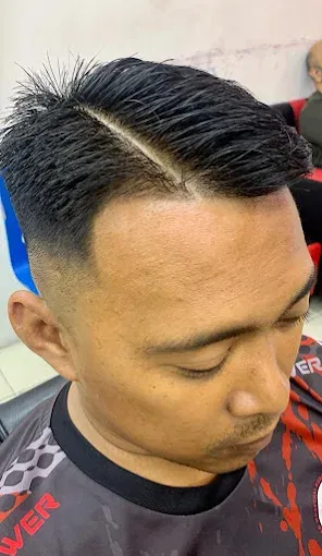 Side part with a hard line