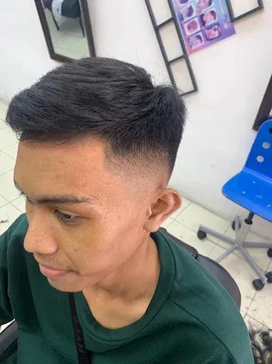 Textured crop with a mid fade
