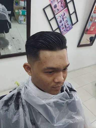 Textured fringe with a fade